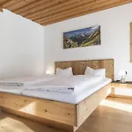 Ravaisch By Mein - Mountain Homes Apartman